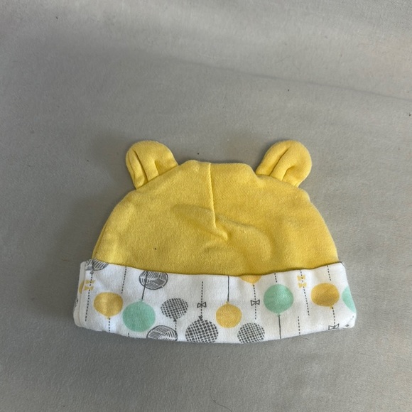 Disney - Winnie the Pooh - White and Yellow Footie, Onesie, and Hat - Picture 5 of 6